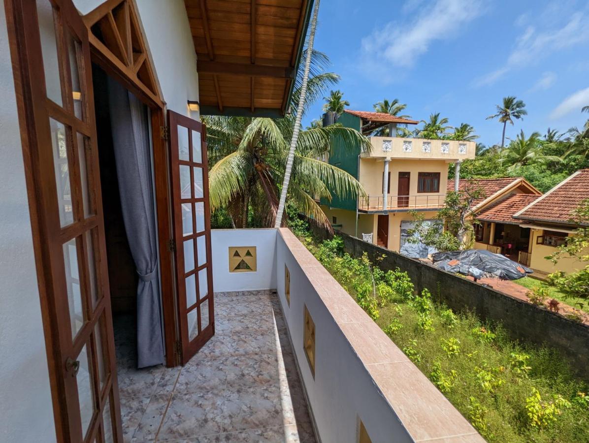 Hikkasurf Apartment *
